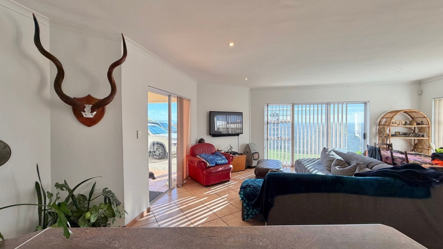 3 Bedroom Property for Sale in Mountainside Western Cape
